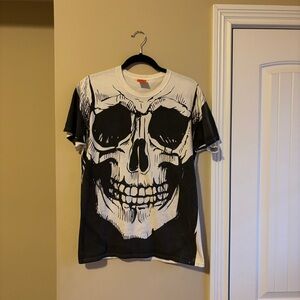 Men's Skull Graphic Tee in Black and White